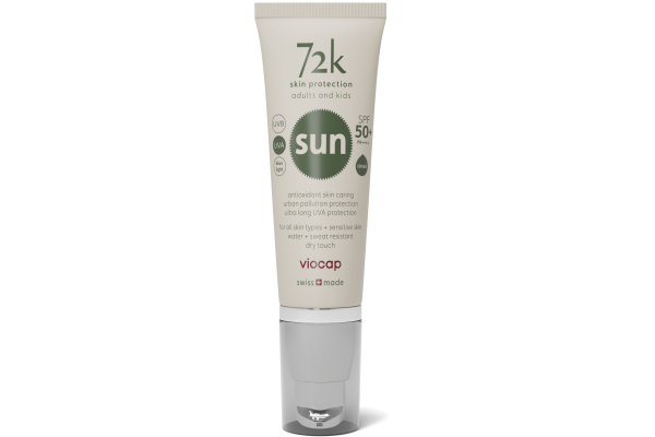 sun SPF 50+ tinted